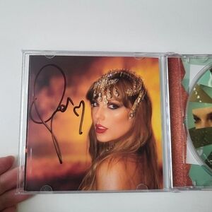 Taylor Swift The Life of a Showgirl Signed Cd